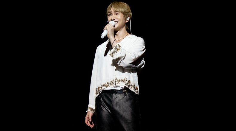 Onew successfully wraps up his solo concert in New York…