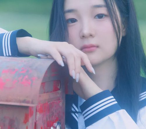 Former member Gaeun from Maidin holds a press conference accusing the CEO of sexual assault.