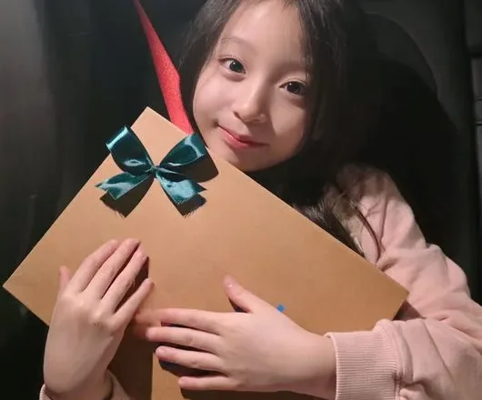 Singer IU became the protagonist of the fairy tale for Children’s Day.