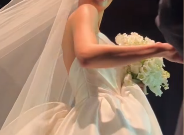 Nam Bo-ra, a wedding that shone like ‘Sunny’… Fellow actors blessed with tears and laughter.