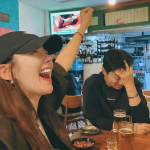 Actress So Yi-hyun and her husband In Gyo-jin made a special bet on the game between the Doosan Bears and the Hanwha Eagles.