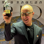 25 years after coming out, Hong Seok-cheon’s path… ‘The power of existence’ proven by winning the Pride Award.