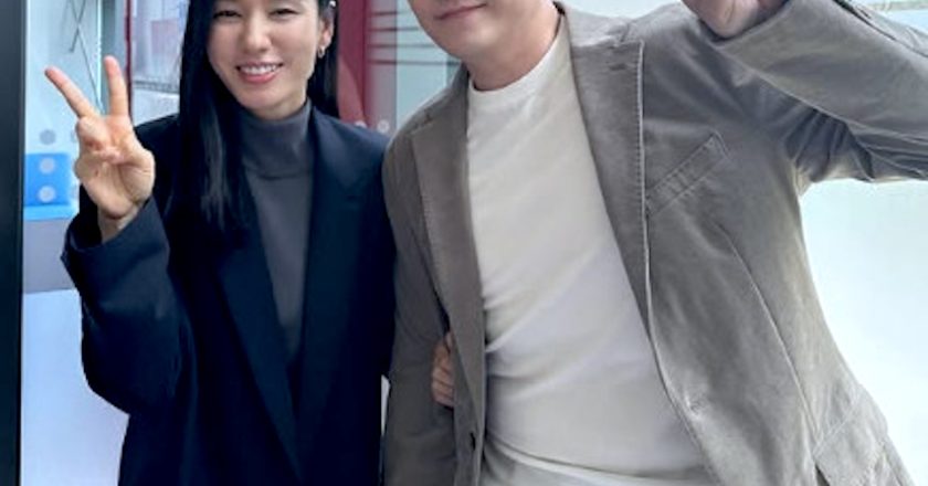 An Eunjin and Kim Daemyung, who reunited as the “Tears of the Sun” couple… “Becoming a professor couple is truly touching.”