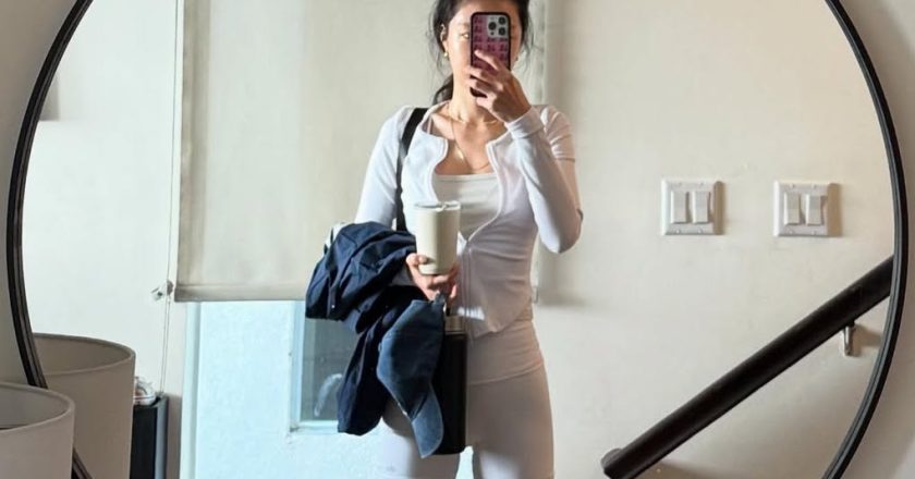 Actress Son Na-eun completes a leisurely athleisure style during a relaxed walk… Shares recent whereabouts on SNS.