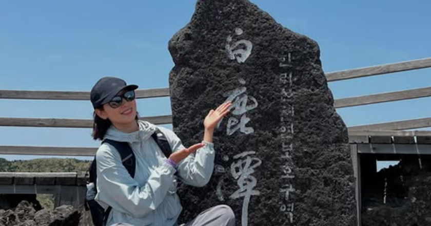 Park Shin-hye climbs Hallasan with her agency… A challenge that adds meaning to teamwork.
