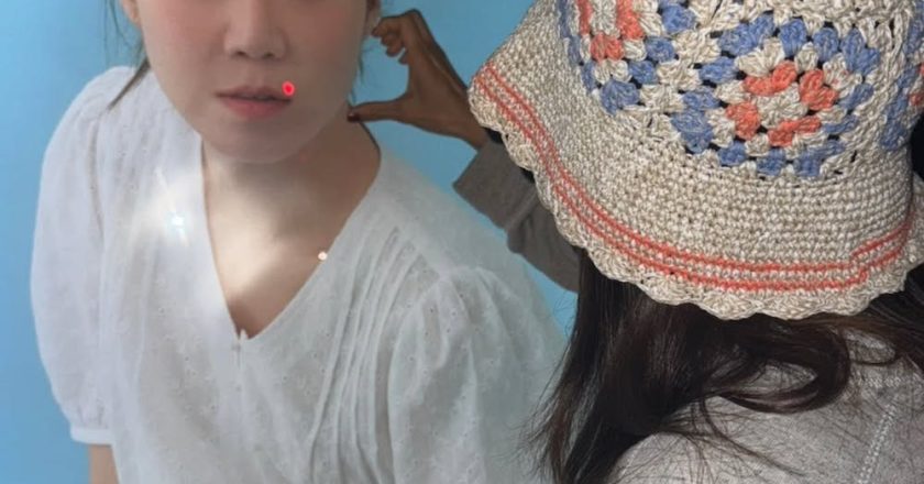 ‘Gongvely’ Gong Hyo-jin, shares a photo in front of an advertisement board… Full of loveliness in a shy everyday life.