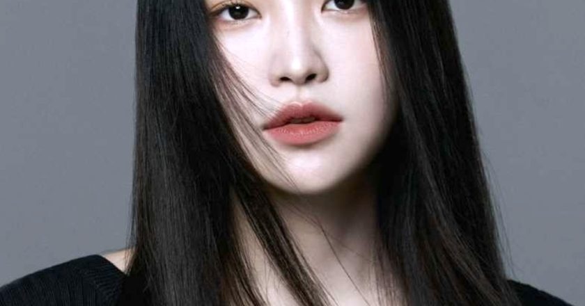 Red Velvet’s Yeri is in discussions to appear in the drama adaptation of “My Mister”… Stepping up her acting career.