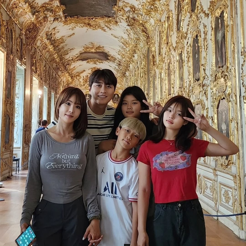 Park Ji-sung, who went on a trip to Germany with his children, reveals recent whereabouts… ‘Solsu-dae’ three siblings’ rapid growth catches the eye.