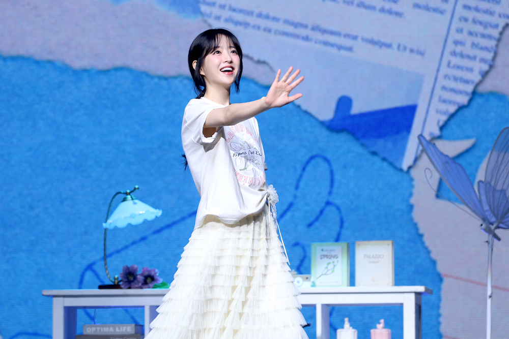 Park Bo-young successfully concluded her fan meeting ‘Bo-young’s Bookstore,’ which she personally planned… A heartfelt stage unfolded like a book.